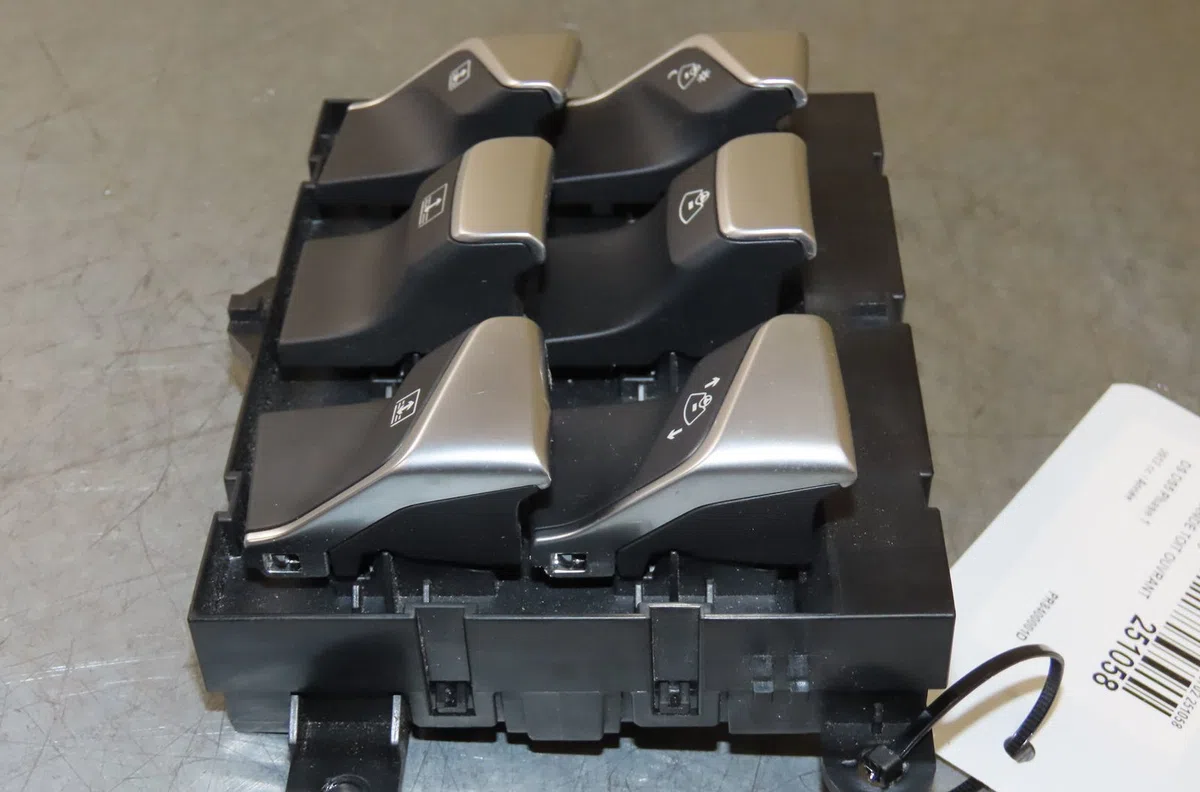 Commande toit ouvrant Citroën DS5 2.0 hdi 165 (2011-2015) 5 portes occasion