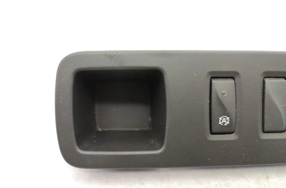 Commande toit ouvrant DACIA DUSTER 1 PHASE 2 occasion — photo 2