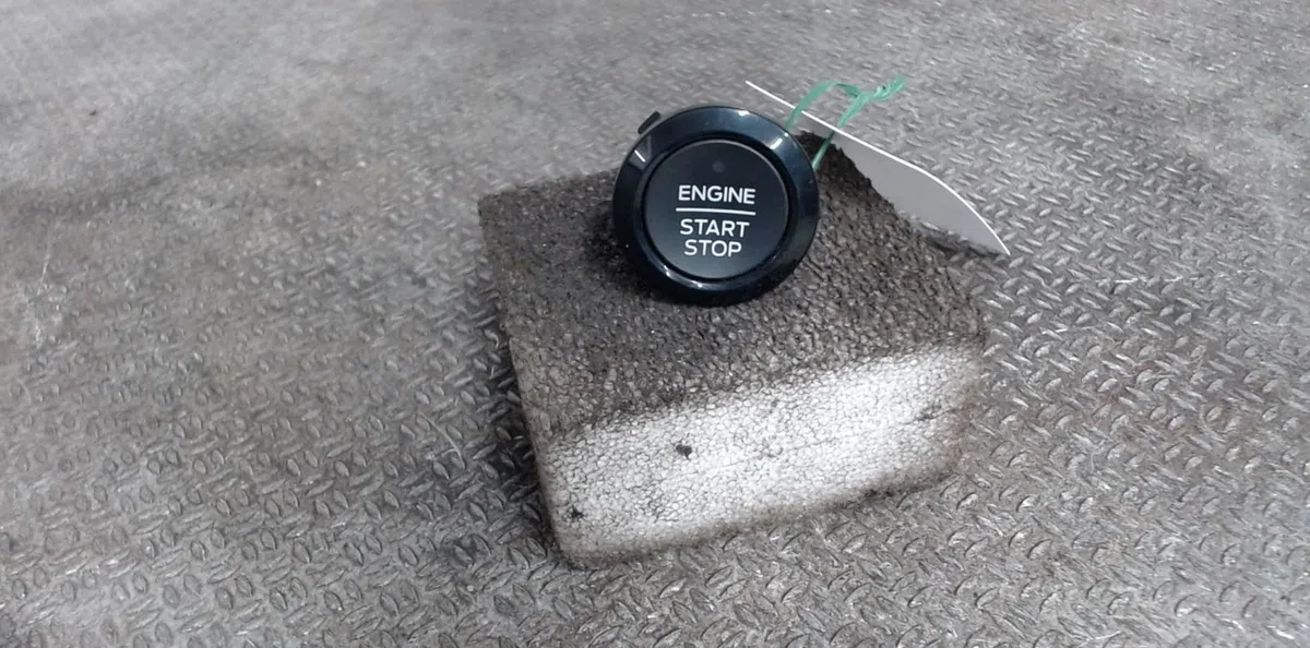 Commande toit ouvrant FORD FIESTA 7 PHASE 1 occasion — photo 2