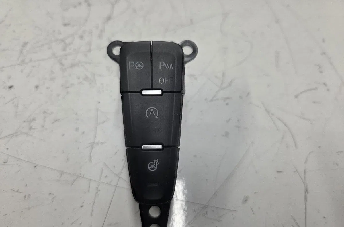 Commande toit ouvrant FORD FOCUS 3 PHASE 2 occasion — photo 4