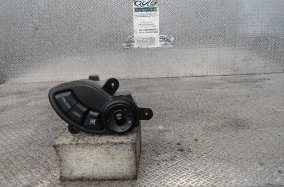 Commande toit ouvrant HYUNDAI SANTA FE 1 occasion