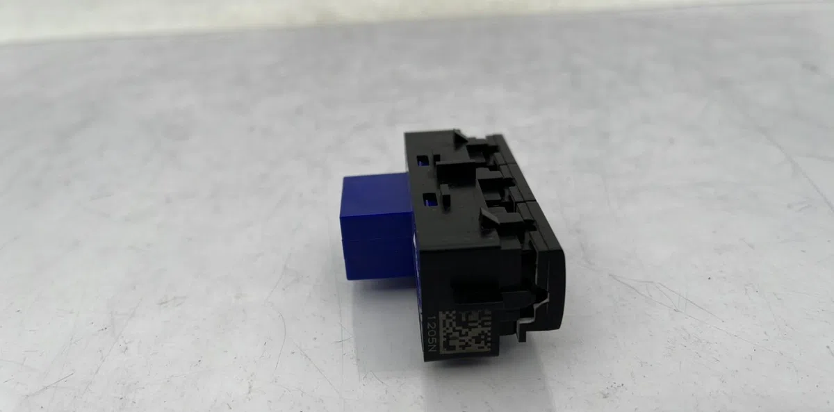 Commande toit ouvrant PEUGEOT 3008 2 PHASE 2 occasion — photo 3