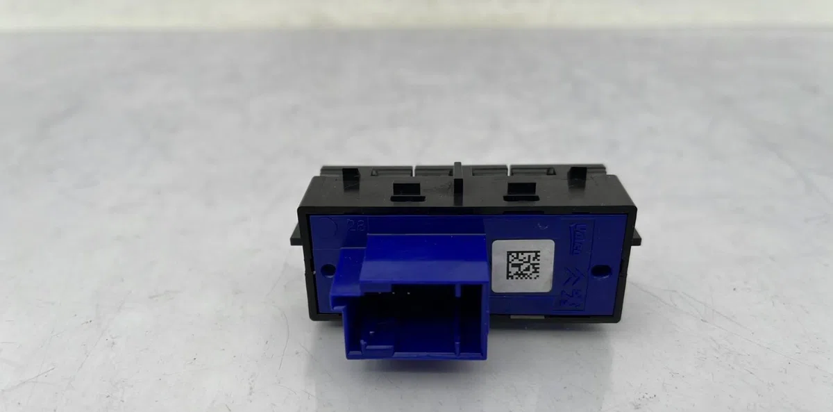 Commande toit ouvrant PEUGEOT 3008 2 PHASE 2 occasion — photo 4