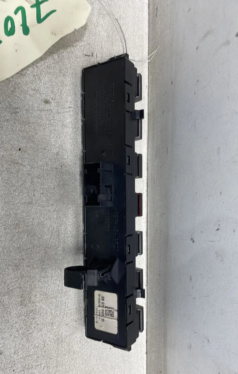 Commande toit ouvrant Peugeot 3008 Monospace (0U_) 1.6 hdi (2009-2016) 5 portes occasion — photo 3