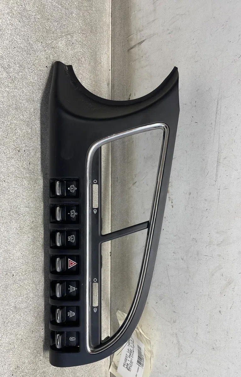 Commande toit ouvrant Peugeot 308 I (4A_, 4C_) 1.6 hdi (2007-2014) 5 portes occasion