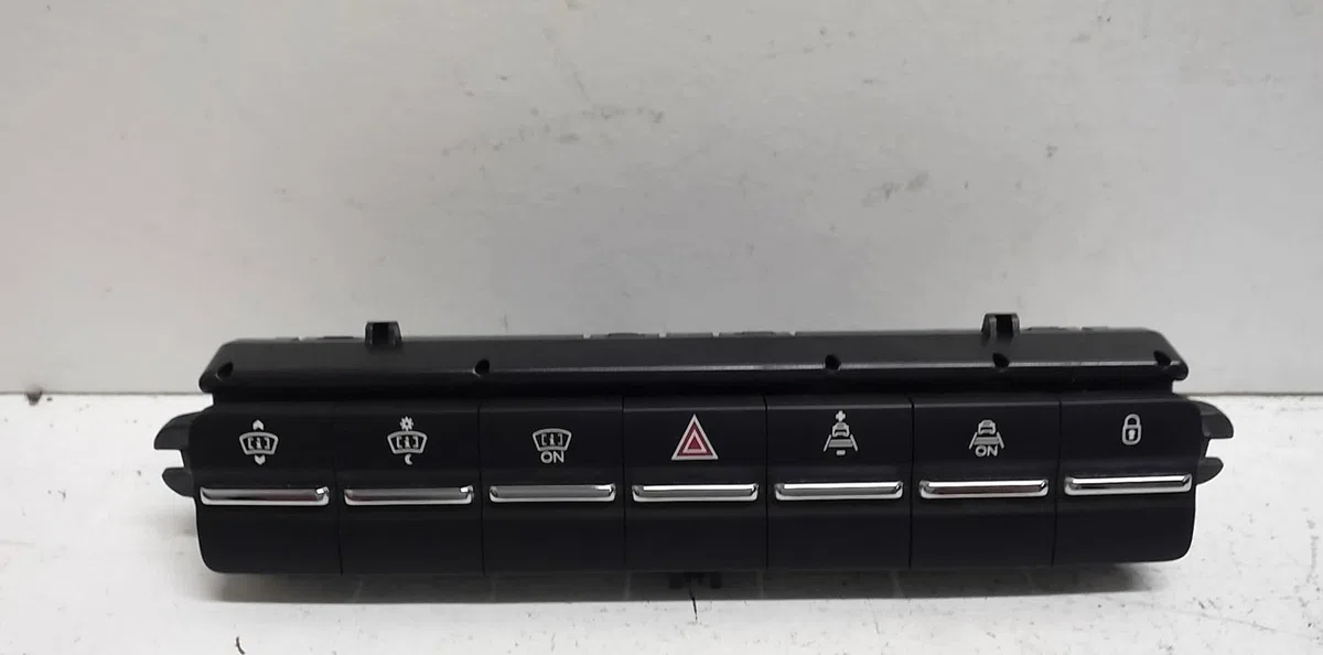Commande toit ouvrant Peugeot 5008 (0U_, 0E_) 2.0 hdi 150 - bluehdi 150 (2009-2017) 5 portes occasion — photo 2