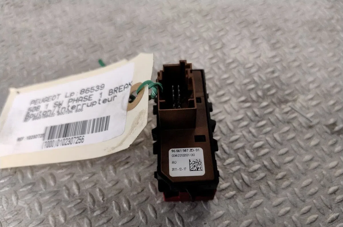 Commande toit ouvrant PEUGEOT 508 1 SW PHASE 1 BREAK occasion — photo 3