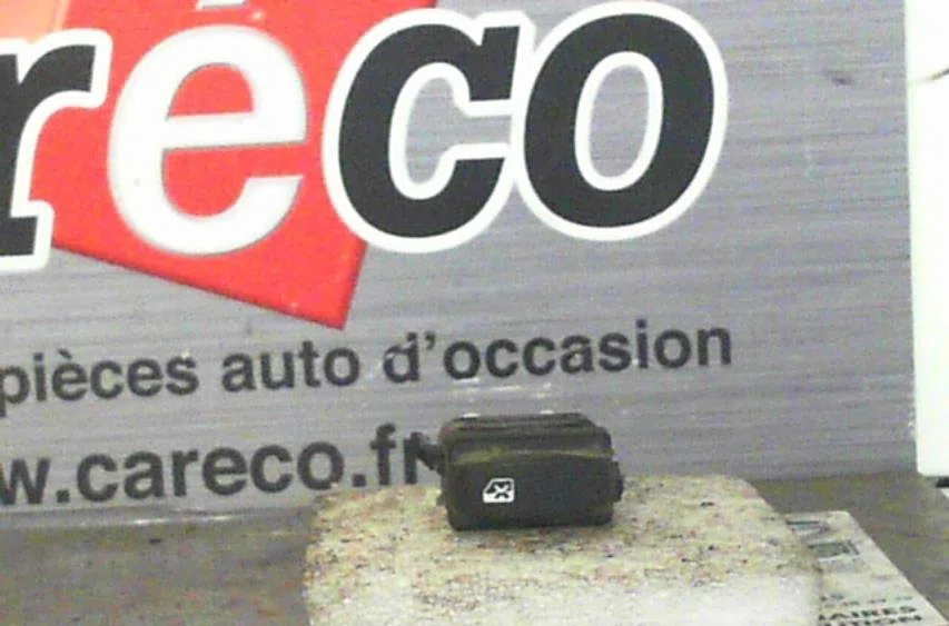 Commande toit ouvrant RENAULT CLIO 2 PHASE 2 occasion — photo 2