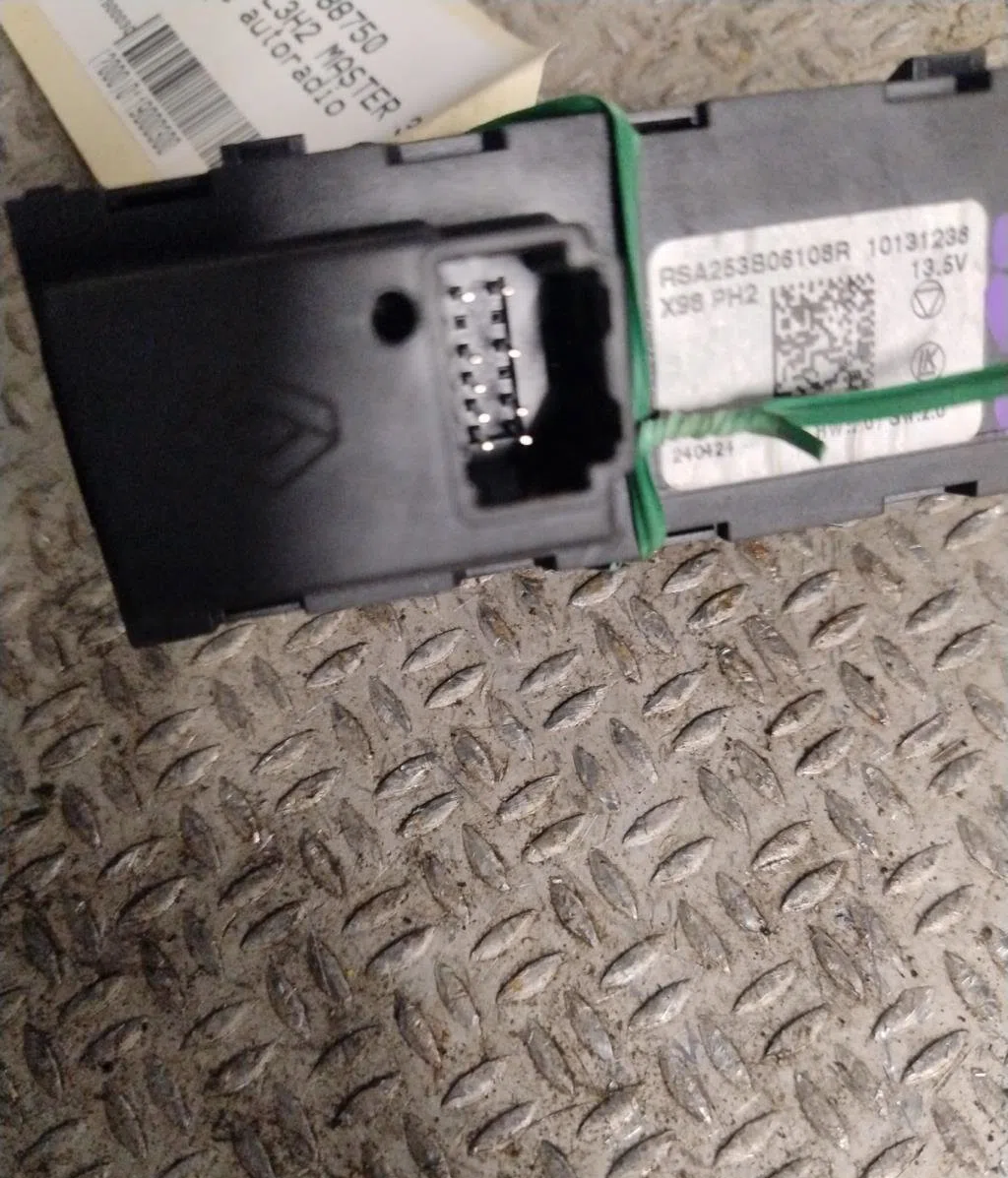 Commande toit ouvrant RENAULT MASTER 3 PHASE 3 occasion — photo 3