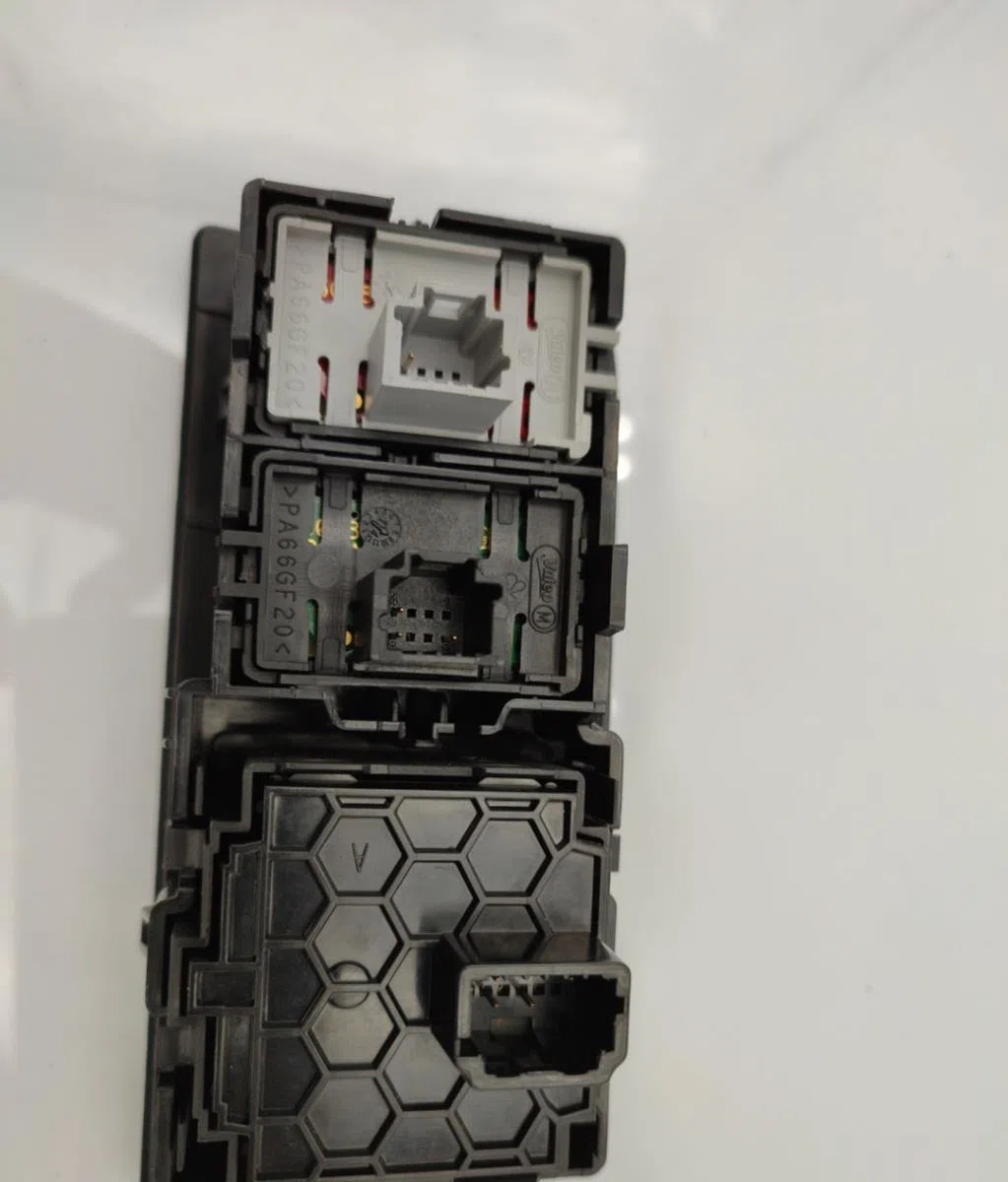 Commande toit ouvrant RENAULT SCENIC 3 PHASE 3 occasion — photo 3