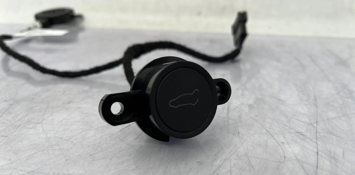 Commande toit ouvrant TESLA MODEL 3 5YJ3 occasion — photo 2