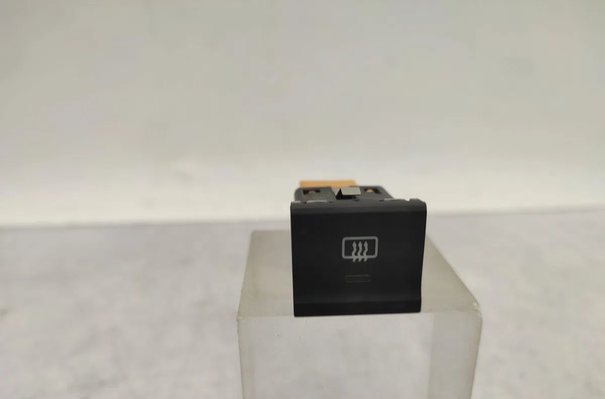 Commande toit ouvrant VOLKSWAGEN POLO 5 PHASE 2 occasion — photo 2