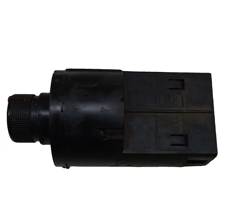 COMMODO CLIGNOTANT SEAT CORDOBA II 6L1941531AD — photo 2