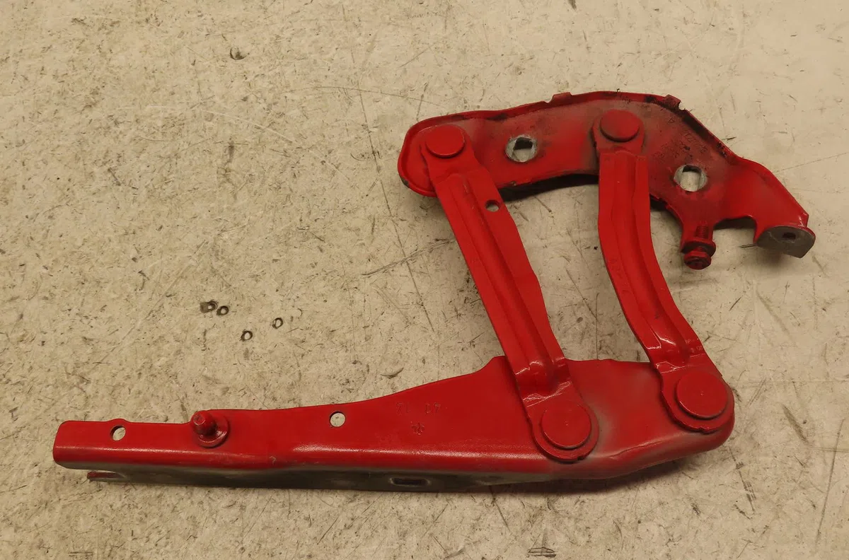 Compas d capot Audi A1 Sportback (8XA, 8XF) 1.4 tfsi (2011-2015) occasion — photo 2