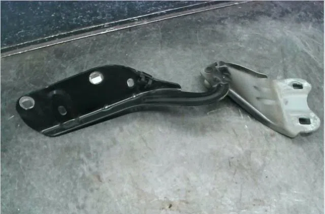 Compas d capot Renault TWINGO II (CN0_) 1.5 dci (cn0u) (2008-2014) 3 portes occasion — photo 2