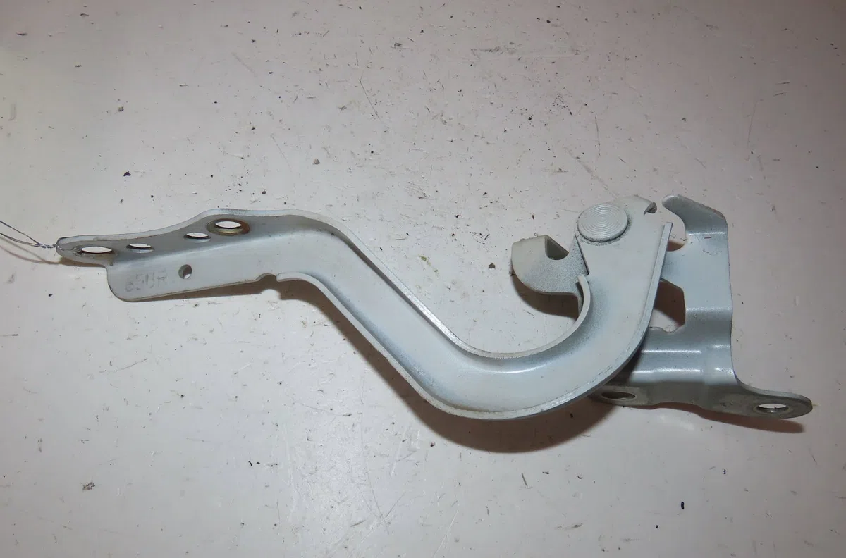 Compas d capot Toyota YARIS (_P13_) 1.5 hybrid (nhp130_) (2012) occasion