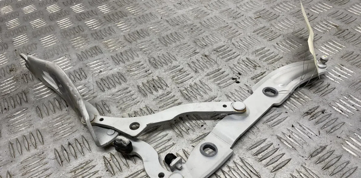 Compas g capot BMW SERIE 1 E82 COUPE occasion — photo 2