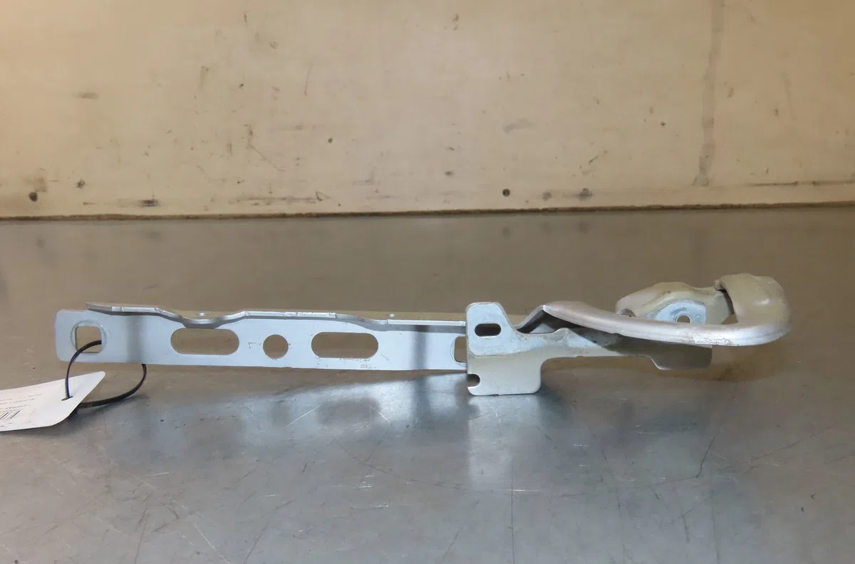 Compas g capot Peugeot 208 I (CA_, CC_) 1.6 hdi (2012) occasion — photo 2