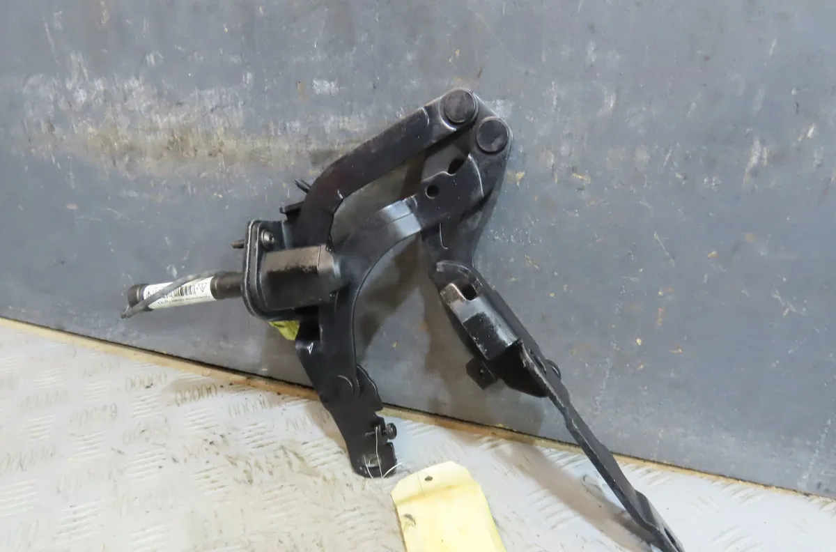 Compas g capot Peugeot RCZ 2.0 hdi (2010-2015) occasion