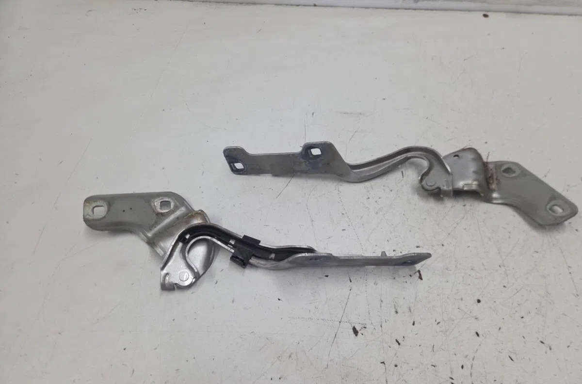 Compas g capot RENAULT CLIO 3 PHASE 2 BREAK occasion — photo 2