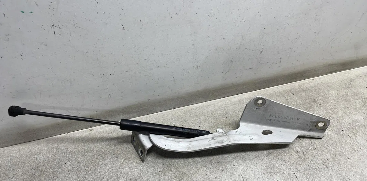 Compas g capot Renault KANGOO Express (FW0-1_) 1.5 dci 75 (fw07, fw10, fw04) (2010) 4 portes occasion — photo 2