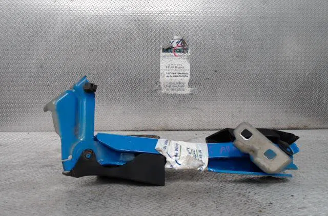 Compas g capot Renault MASTER III Camionnette (FV) 2.3 dci 100 fwd (fv0a, fv0b, fv0g, fv0k, fv0h) (2010) occasion — photo 2