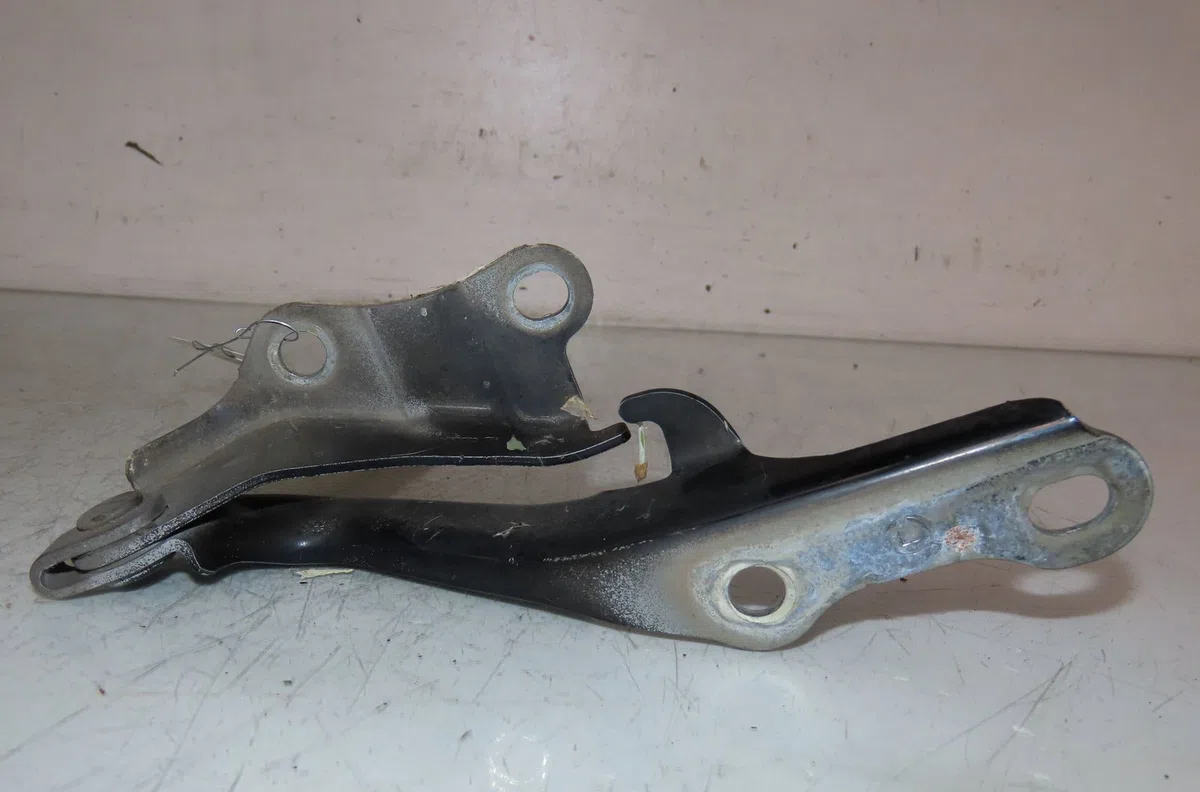 Compas g capot Toyota RAV 4 II (_A2_) 2.0 4wd (aca21, aca20) (2000-2005) occasion — photo 2