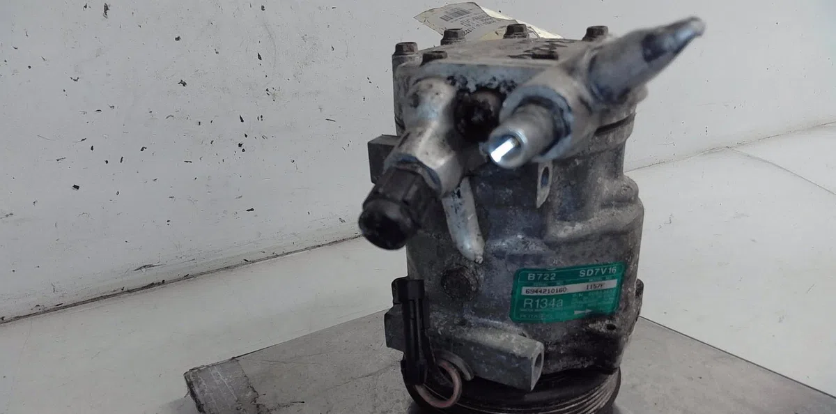 Compresseur air conditionne Alfa romeo 147 (937_) 1.6 16v t.spark eco (937.axa1a, 937.bxa1a) (2001-2010) occasion — photo 2