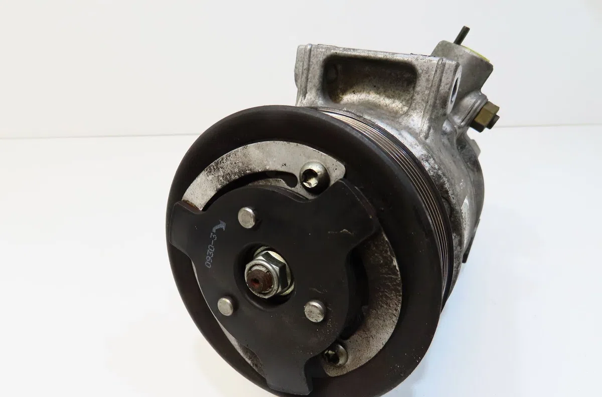Compresseur air conditionne Audi A3 (8P1) 2.0 tdi 16v (2003-2012) 3 portes occasion — photo 2
