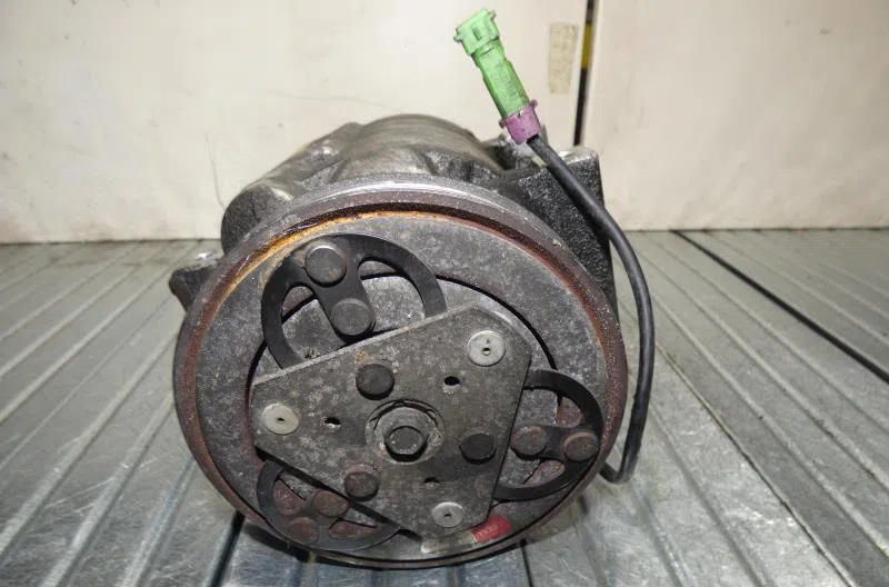 Compresseur air conditionne AUDI A4 1 PHASE 1 occasion — photo 2