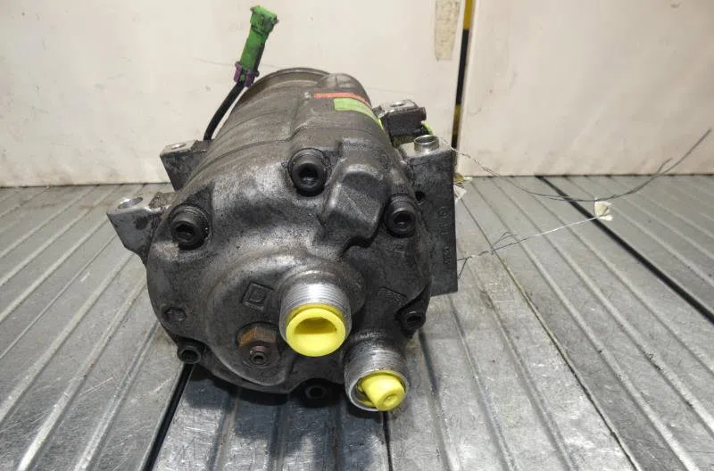 Compresseur air conditionne AUDI A4 1 PHASE 1 occasion — photo 4