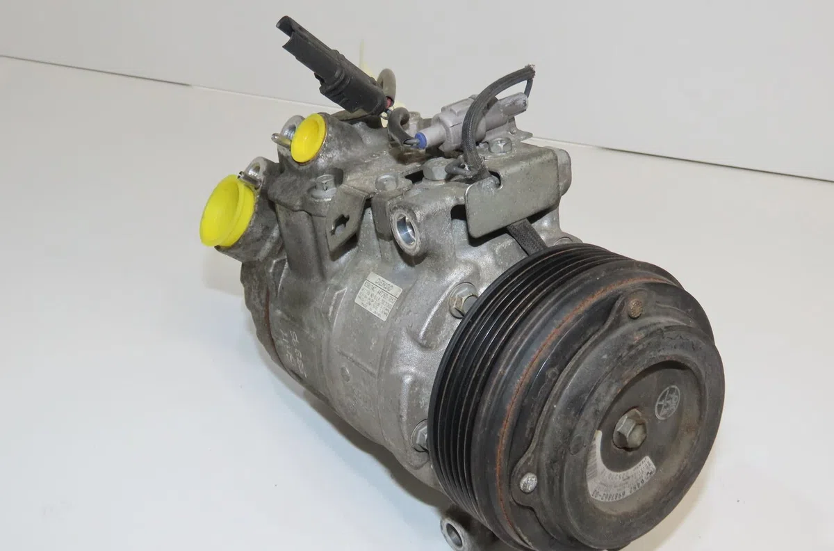 Compresseur air conditionne Bmw 1 (E81) 116 d (2008-2011) 3 portes occasion — photo 2