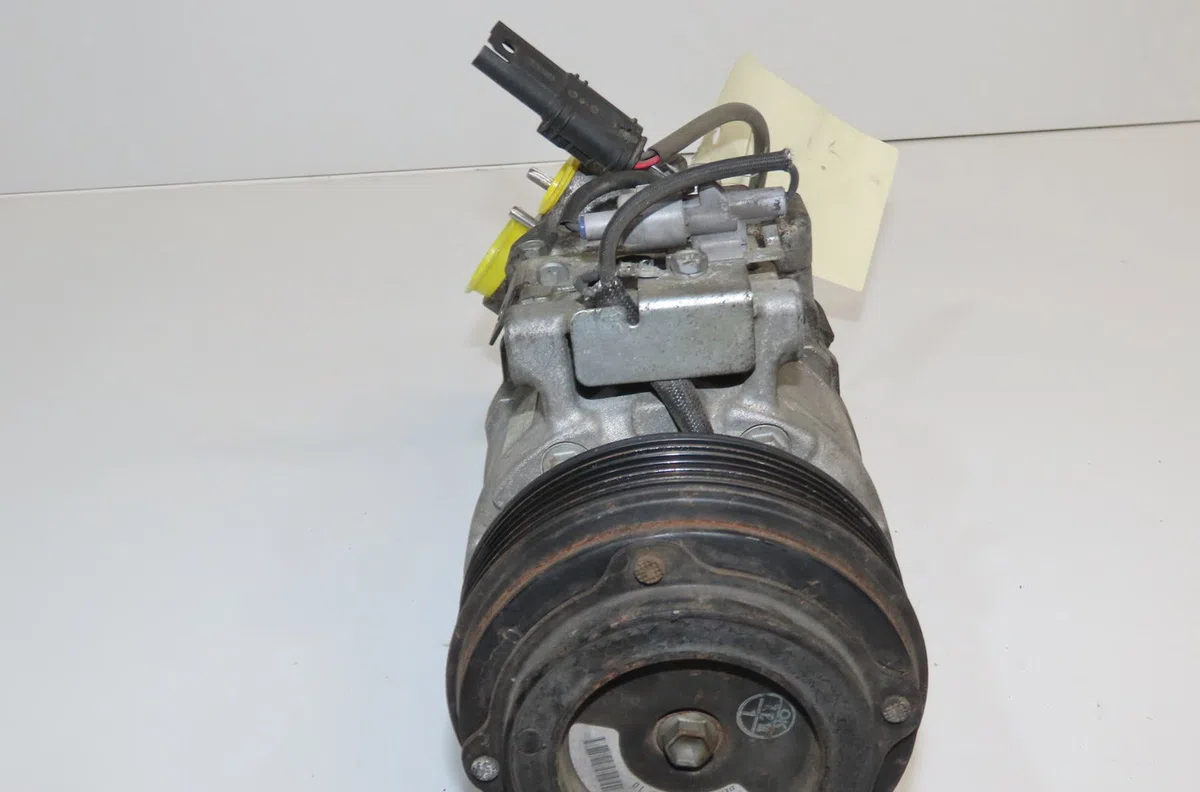 Compresseur air conditionne Bmw 1 (E81) 116 d (2008-2011) 3 portes occasion — photo 3