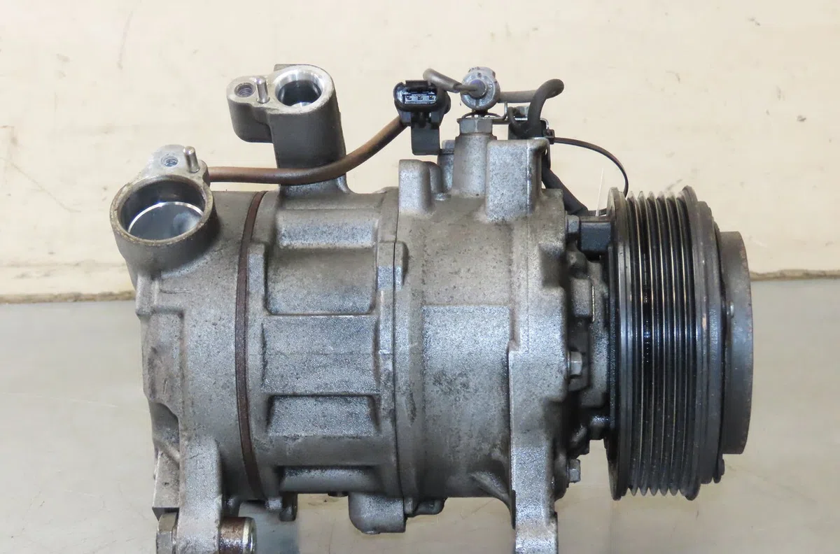 Compresseur air conditionne Bmw 1 (E87) 118 d (2004-2007) 5 portes occasion — photo 2