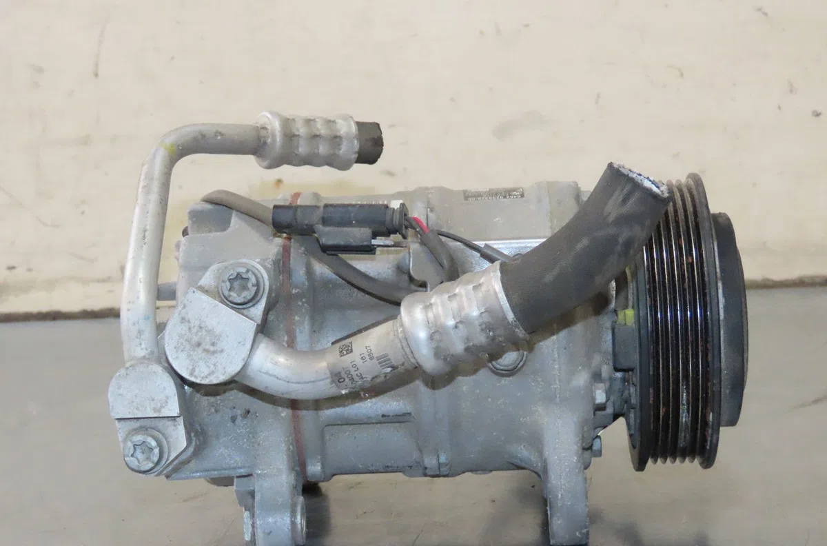 Compresseur air conditionne Bmw 1 (F20) 118 i (2011-2015) occasion — photo 3