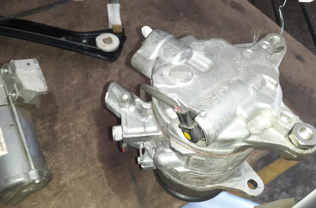 Compresseur air conditionne Bmw 1 (F21) 114 d (2012) occasion — photo 2