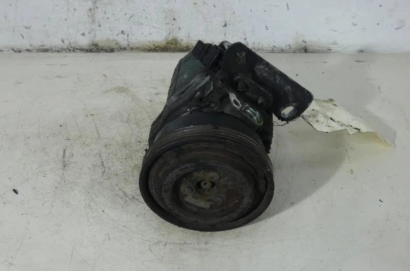Compresseur air conditionne BMW SERIE 3 E36 COMPACT occasion — photo 2