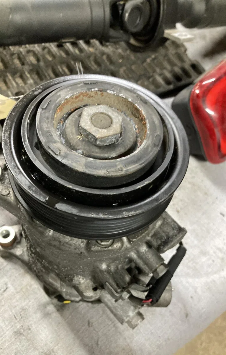 Compresseur air conditionne BMW SERIE 3 F30 PHASE 1 occasion — photo 2