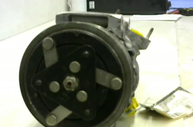 Compresseur air conditionne Citroen C3 I (FC_, FN_) 1.4 i (2002-2010) 5 portes occasion — photo 2