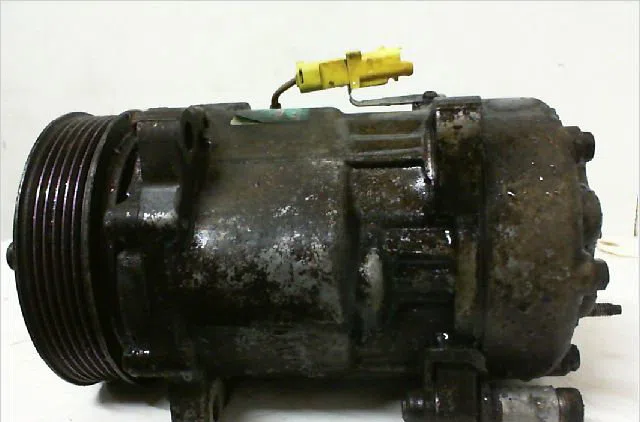 Compresseur air conditionne CITROEN C8 Phase 1 06-2002 2.0 HDI 109ch occasion — photo 2