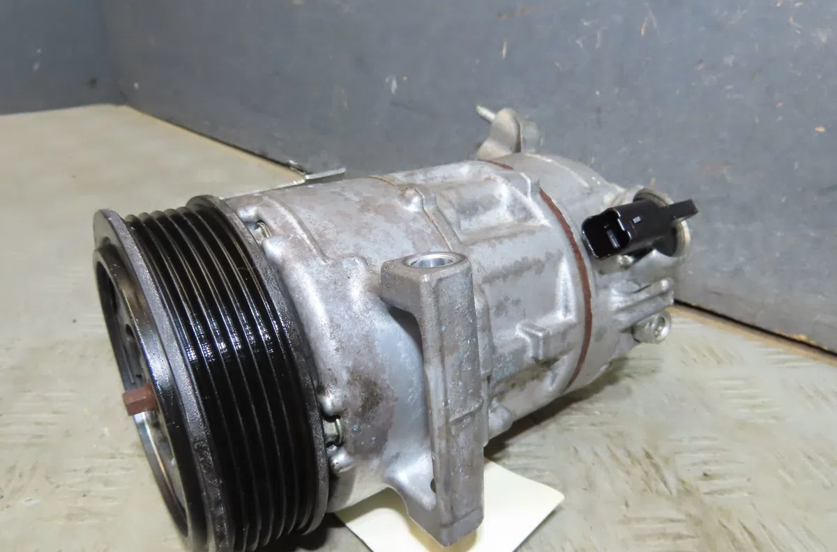Compresseur air conditionne Citroen DS4 (NX_) 1.2 thp 130 (2014-2015) occasion — photo 4