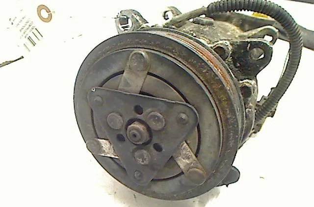 Compresseur air conditionne Citroën SAXO (S0, S1) 1.5 d (1996-2001) occasion — photo 2