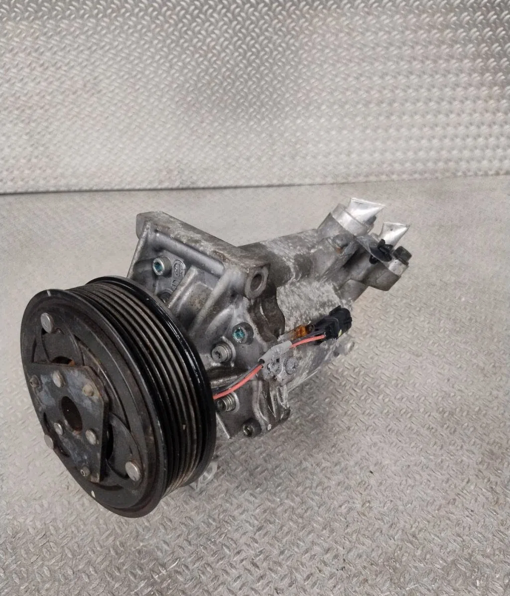 Compresseur air conditionne Dacia DOKKER Monospace (KE_) 1.6 (2015) occasion — photo 2