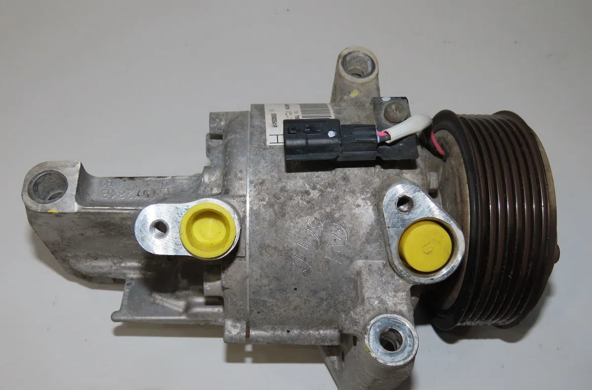 Compresseur air conditionne Dacia SANDERO II Tce 90 (b8m1, b8ma) (2012) 5 portes occasion — photo 2
