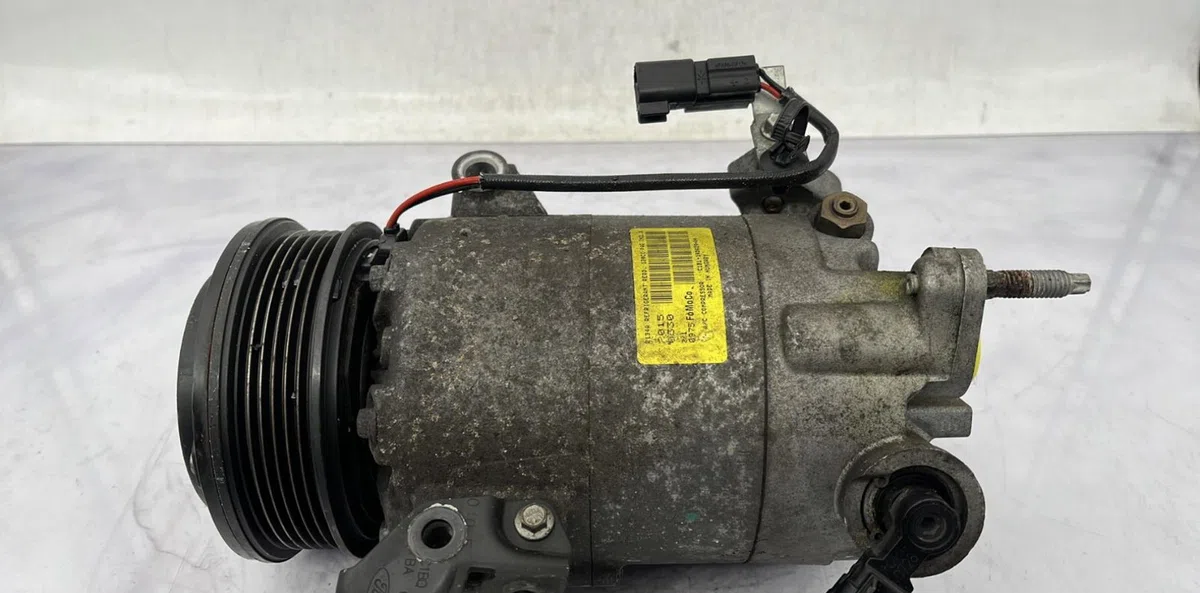 Compresseur air conditionne FORD B-MAX occasion — photo 2