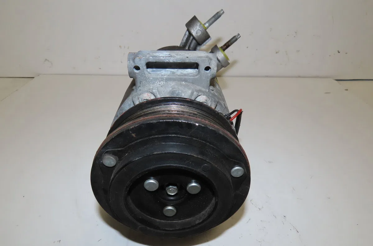 Compresseur air conditionne Ford C-MAX II (DXA-CB7, DXA-CEU) 1.0 ecoboost (2012-2019) occasion — photo 2