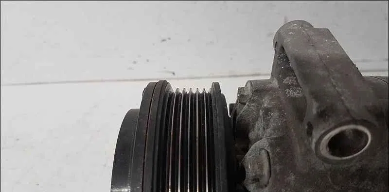 Compresseur air conditionne FORD CMAX II occasion — photo 2