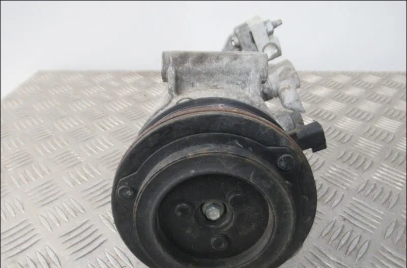 Compresseur air conditionne Ford ECOSPORT 1.0 ecoboost (2013) occasion — photo 2