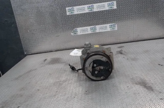 Compresseur air conditionne FORD FIESTA 6 FIESTA 6 PHASE 1 occasion