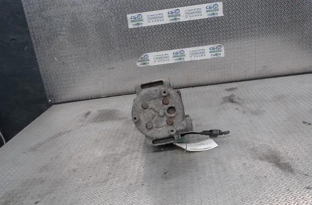 Compresseur air conditionne FORD FIESTA 6  FIESTA 6 PHASE 1 occasion — photo 2
